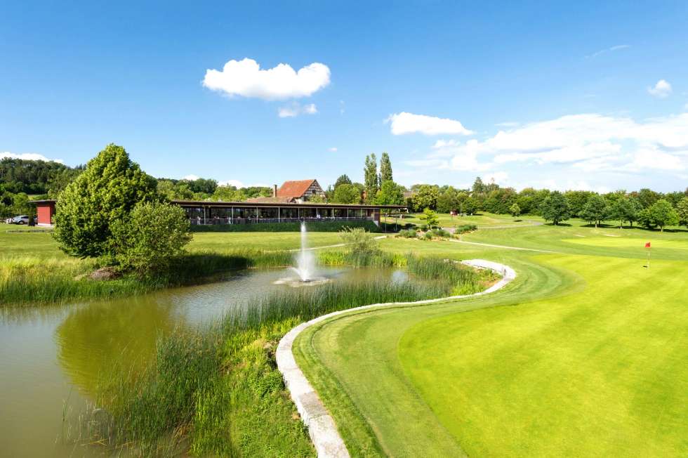 Foto Green 18 Mit Clubhaus
